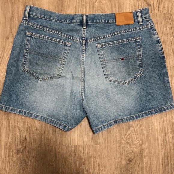 Tommy Hilfiger 4.5” Boyfriend Shorts Size 16 - Picture 8 of 15